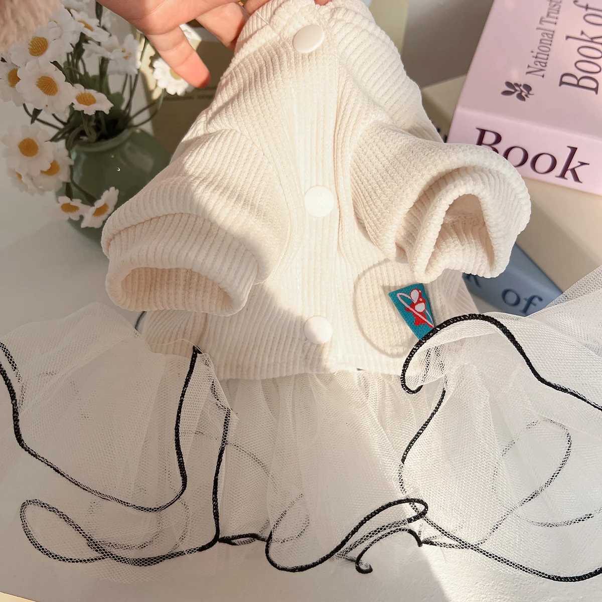 Beige Mesh Skirt Open Button Dog Clothes Can Pull Pet Cat High Sense Wedding Dress Princess Style M251208