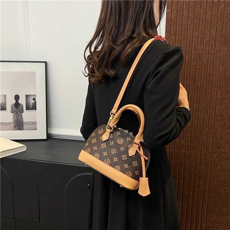 2025 Premium Leather Crossbody Bag Designer-Inspired Cvertible Shoder Tote Purse for Wen Elegant Day to Night Carryall Y251208