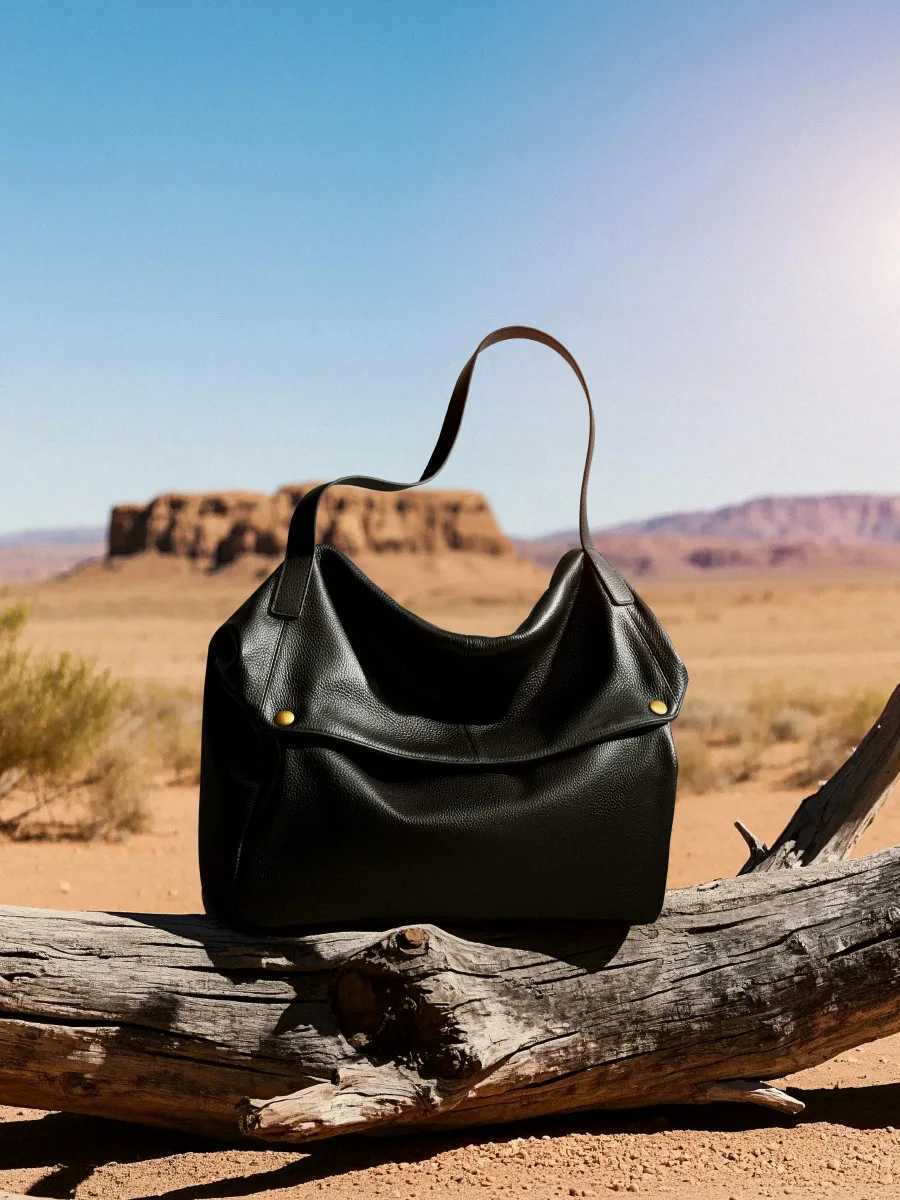 2025 New large capacity Women shoulder bag genuine leather Europe style soft Pitot Bag simple casual womens bag tote Hnadbag C251208