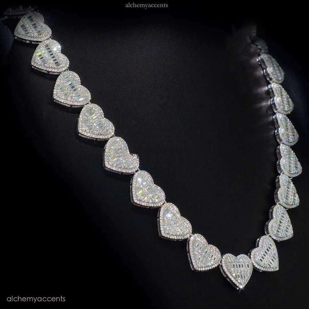 Women Fine Jewelry Fashion 925 Silver heart-shaped Necklace Iced Out Diamond Vvs Moissanite Hip Hop Cuban chain