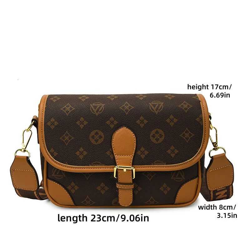 New Classic Texture Crossbody Bag Versatile Crossbody Bag High-End Underarm Bag Nurse Bag Wide Shoder Strap Bag Y251208