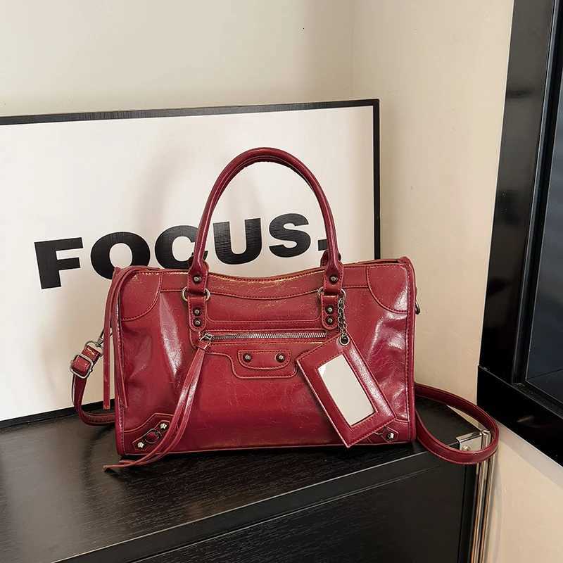 High-End Tote Bag Elegant Leather Classic Designer Paris Fi Large Capacity Solid Color Cmuter Y251208