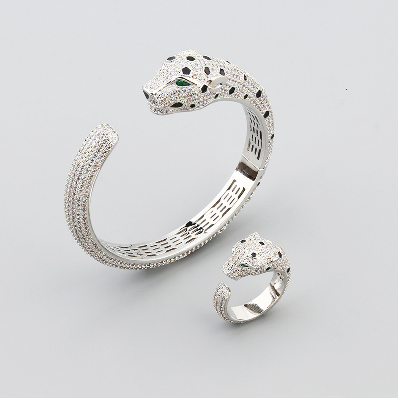 European And American Style Exaggerated Light Luxury Temperament Full Zirconia Inlaid Low Price Leopard Bracelet Popular Women's Open Leopard Hea