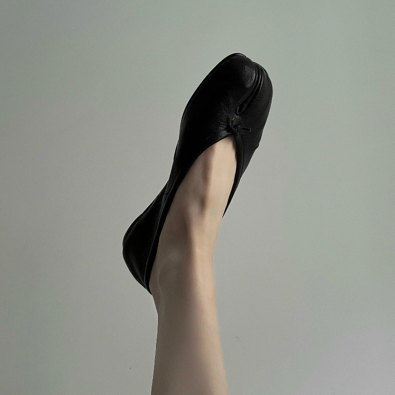 Split Toe Women Ballet Flats Fashion Shoes Casual Slip-on Loafers Ladies Pleated Leather Espadrilles ddmypanda