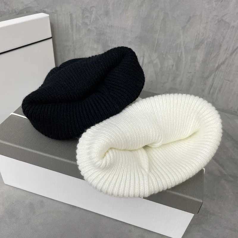 Luxury 2025 New Womens Korean Pearl Letter Knitted Beanie - Winter Warm Ear Protection Soft Elastic Fashionable Daily Cap Y251209