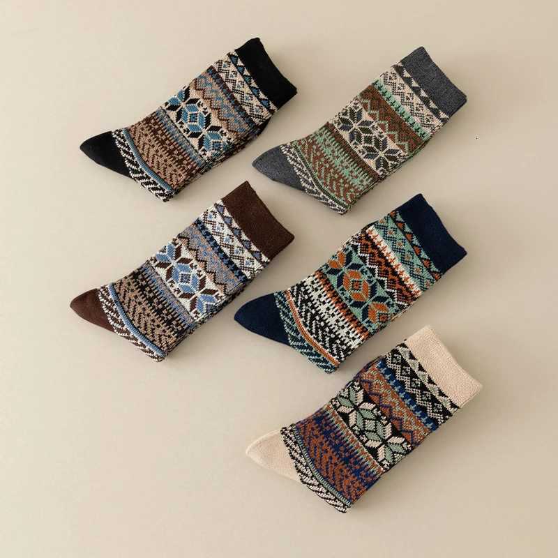 Mens Dress SocksCotton Crew Socks3 PairsBreathable and sweat-absorbing Funky Colorful Pattern Crew SocksT251209