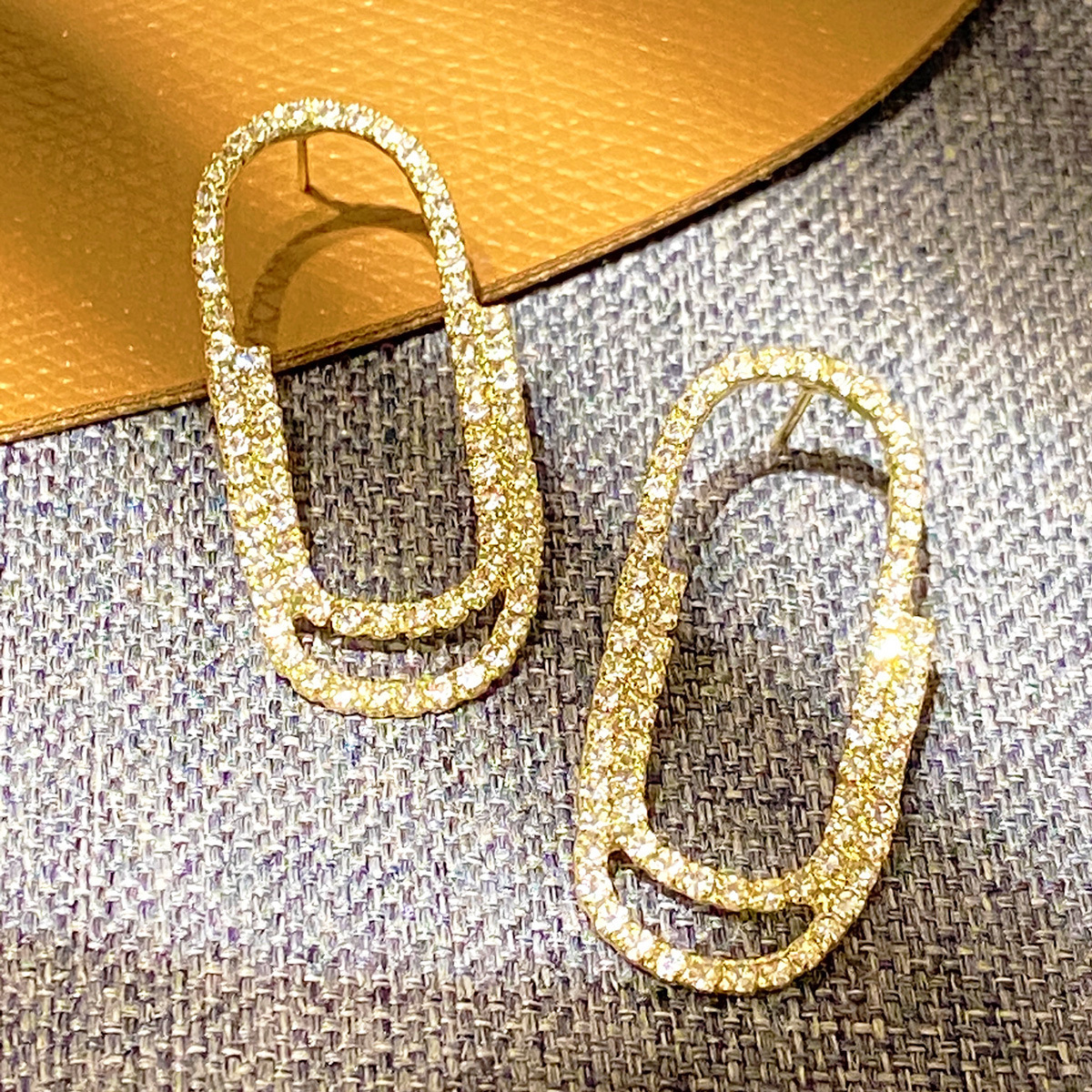 New designer Full Dia Paperclip For Women Simple Design Geometric Pin free shipping Stud Earrings Internet Celebrity Super Shiny luxury Ear Jewelry