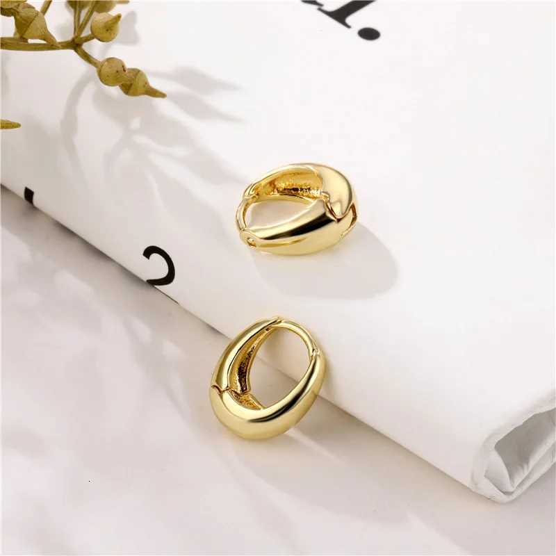 Simple Circle Ear Buckle Retro Gold Color Smooth Hoop For Women Punk Geometry Earrings Jewelry Accessories K251209 H260202