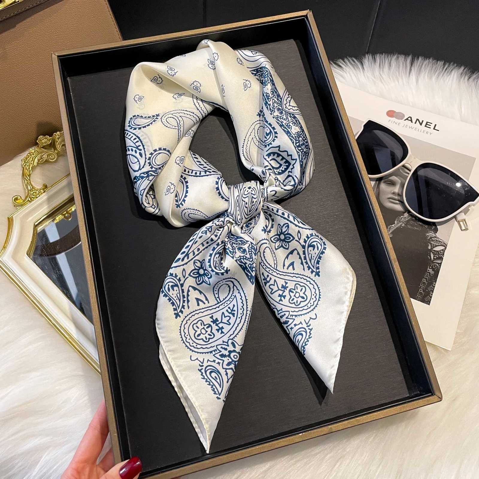 Luxury Luxury Fashion Print 7070cm Silk Square Scarf Women Soft Satin Hairband Neckerchief Tie Female Headband Foulard Bag Ribbon Y251208