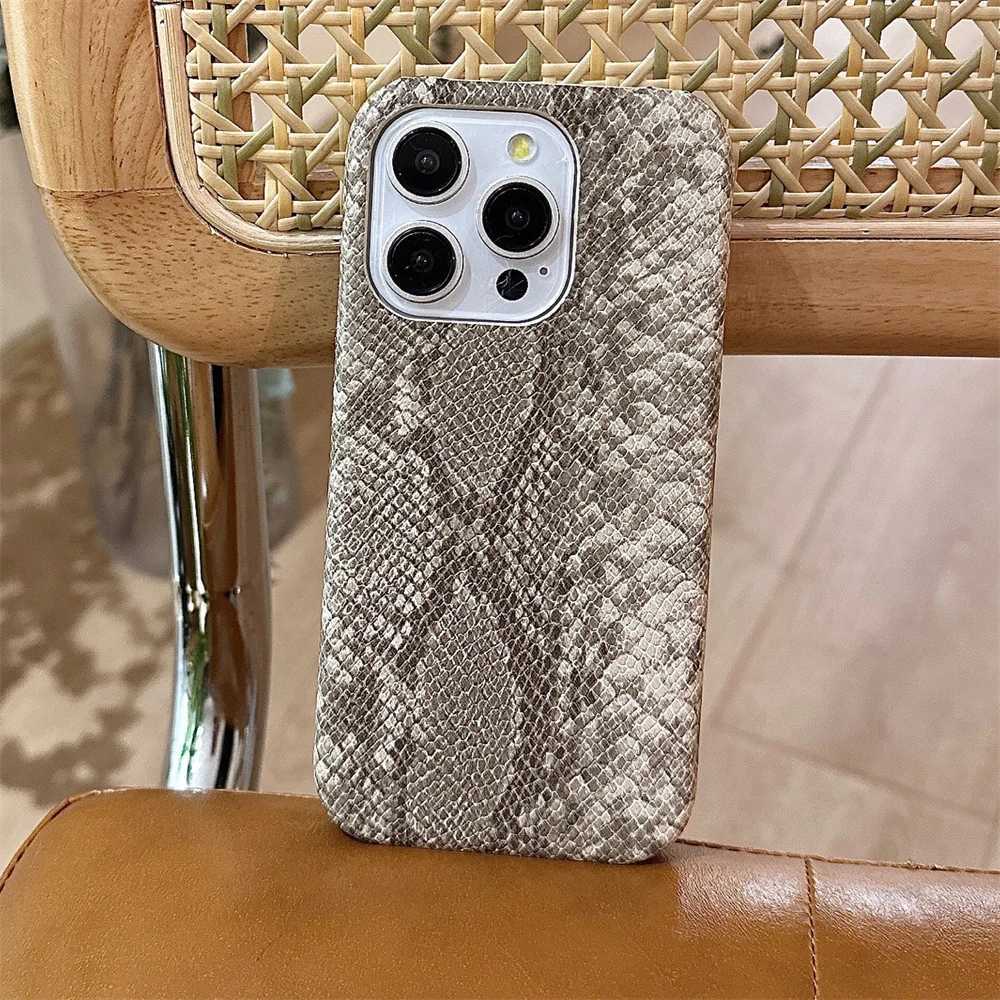 Luxury Glossy Soft Leather Phone Case For iPhone 15 14 13 12 Pro Max Snake Lizard Pattern Shockproof Back Cover Funda C251209