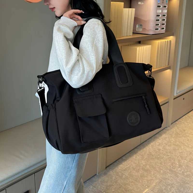 Large capacity travel handbag lightweight lage that can be carried around shoder strap fitness bag Y251209