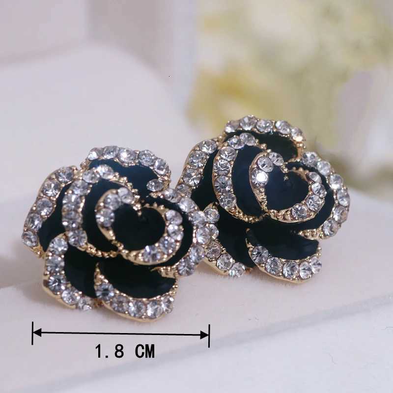 Classic Sweet Cute Rhinestone Flower Stud for Women Handmade Vintage Earrings Female Party Weddings Jewelry Gifts K251209 H260129
