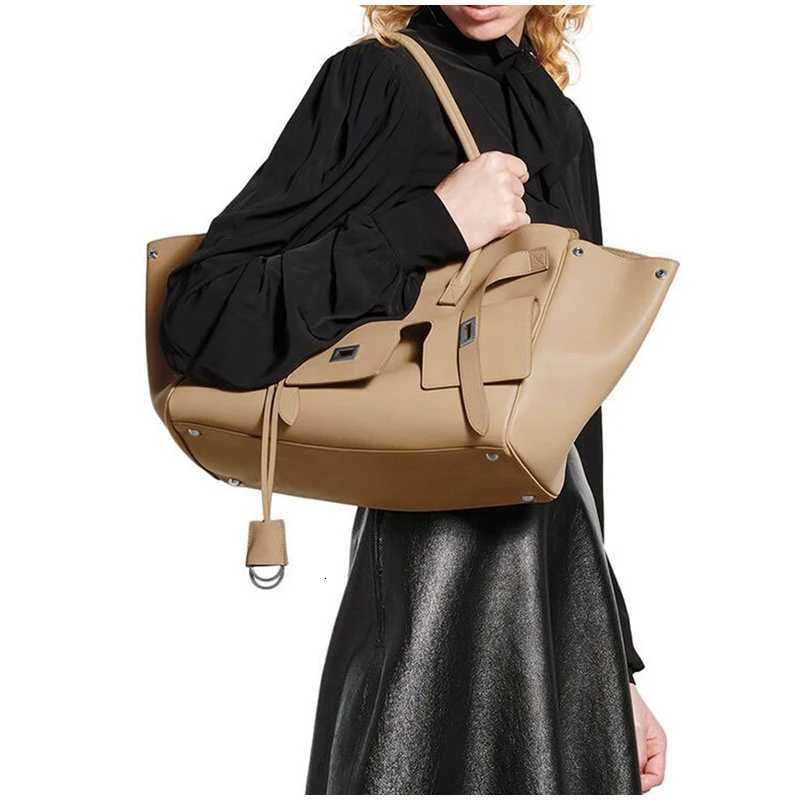 Luxury Large Capacity Wing Bag Black Brand High Quality Leather Casual Sier Gold Lock Tote Bag Trendy Exquisite Shoder Bag Y251209