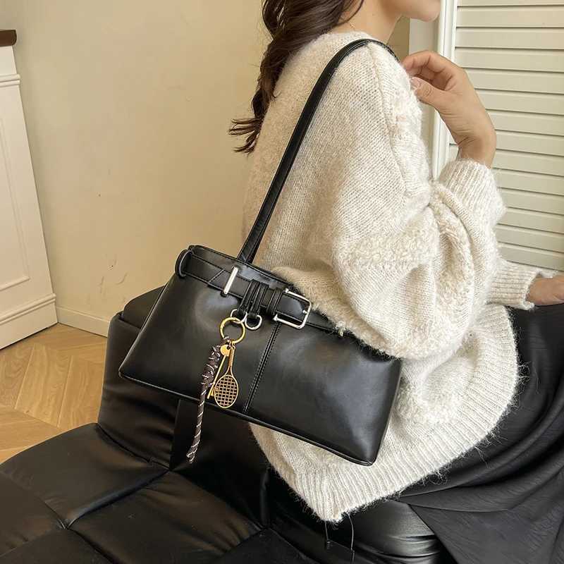 Timeless Elegant Wen Shoder Bag-Premium PU Solid ColorTie-Strap Loop AccentSpacious Capacity for Daily Use Cmutes Y251209