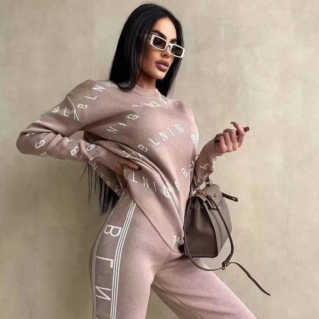 Womens Outfit Track… - image