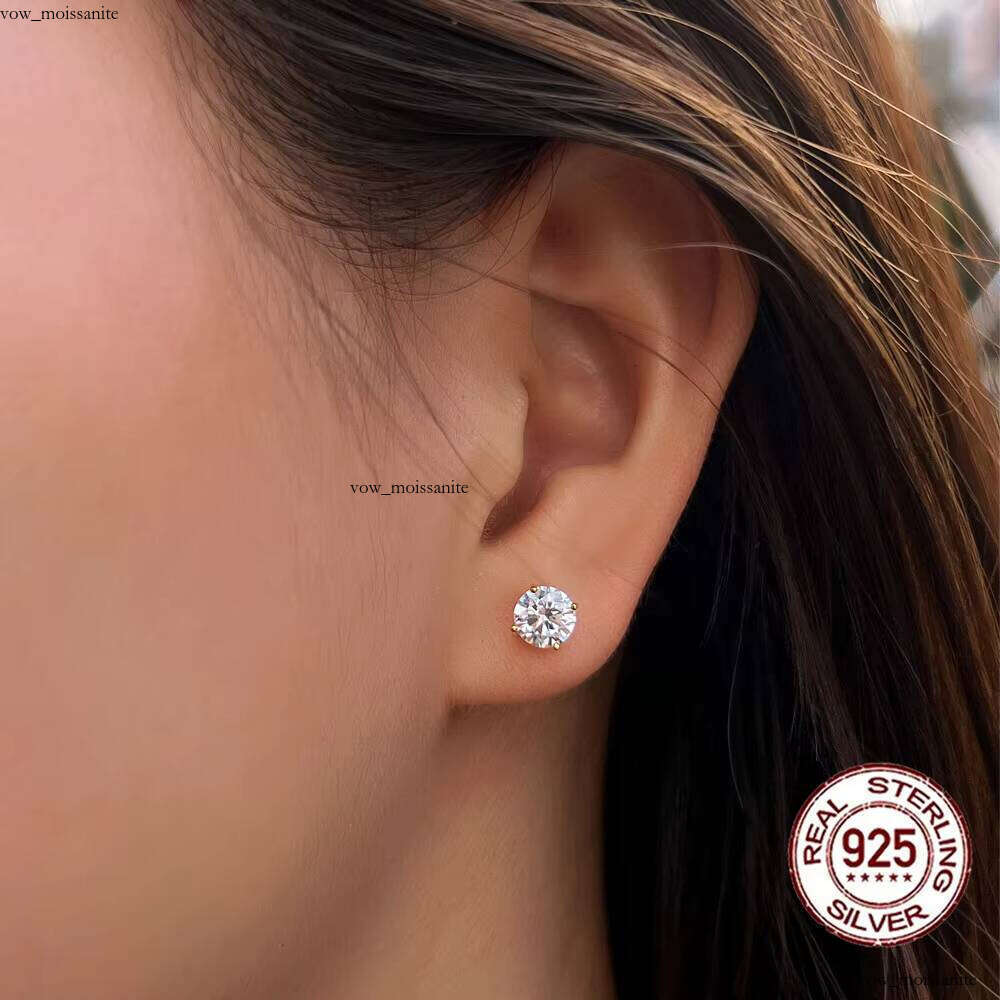 Chic VVS Moissanite Hypoallergenic 925 Sterling Silver Second Piercing Mini Ear Bone Small Stud Earrings Women's Gift Accessories