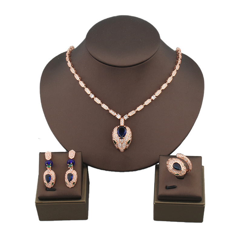 Vintage New Ring Earrings Necklace Jewelry Set Inlaid with Ruby for Women Banquet Wedding Bride Earrings