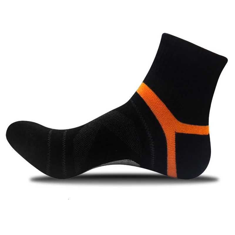 New Breathable Jogging Socks To Protect Ankle Strain Sports Socks Middle Tube Running Socks For Men Women Training UnisexT251209