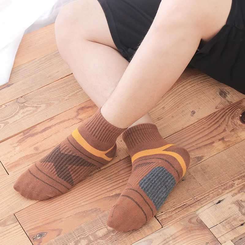 ZTOET High Quality 5Pairs / Lot Combed Cotton Mens Socks New Casual Breathable Active Socks Man Stripe Long Sock EU39-45T251209