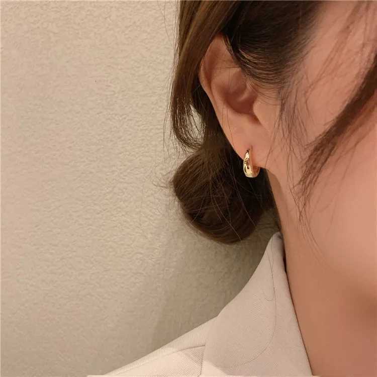 Simple Circle Ear Buckle Retro Gold Color Smooth Hoop For Women Punk Geometry Earrings Jewelry Accessories K251209 H260202