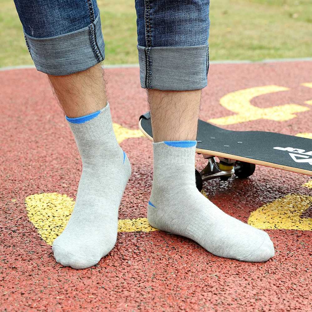 5 Pairs/Lot Mens Running Socks Casual Breathable Outdoor Sports Cotton Mens Socks Black White Soft Summer for Male Socks 38-45T251209