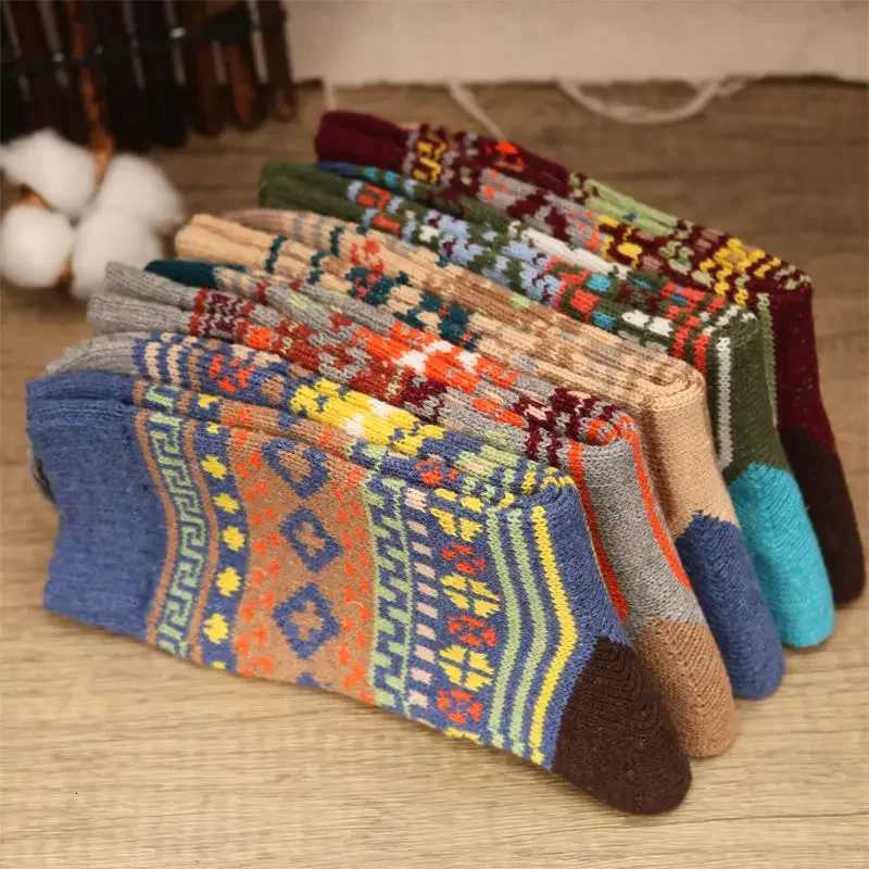 5 Pairs Winter Mens Socks Thicken Warm Sheeps Wool Socks Harajuku Retro Style Colorful Fashion Cotton Socks For Snow bootsT251209