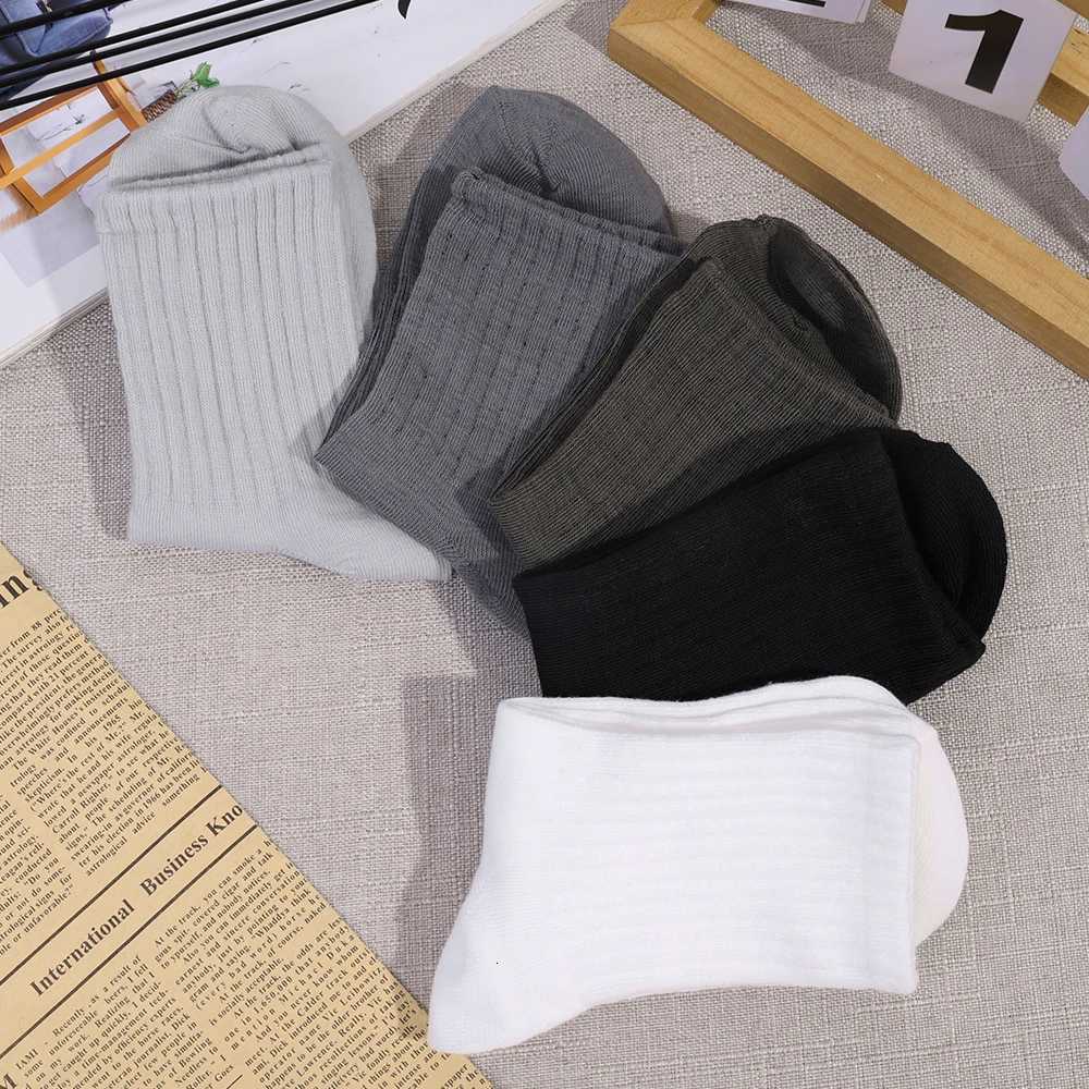 1/5pairs Autumn and Winter Socks Cotton Classic Black White Gray Stripe Men Women Wersatile Mid Tube Socks Casual Sports SocksT251209