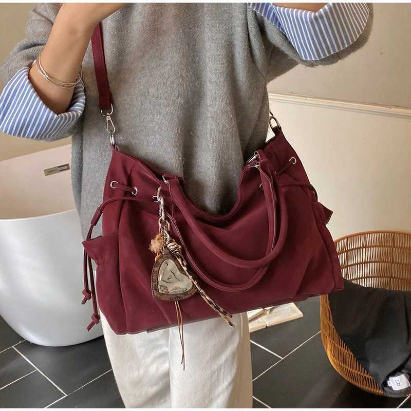 Vintage Frosted Leather Handbag For Wen Large Capacity Drstring Shoder Bag With Pendant Side Pocket Zipper Crossbody Bag Y251209