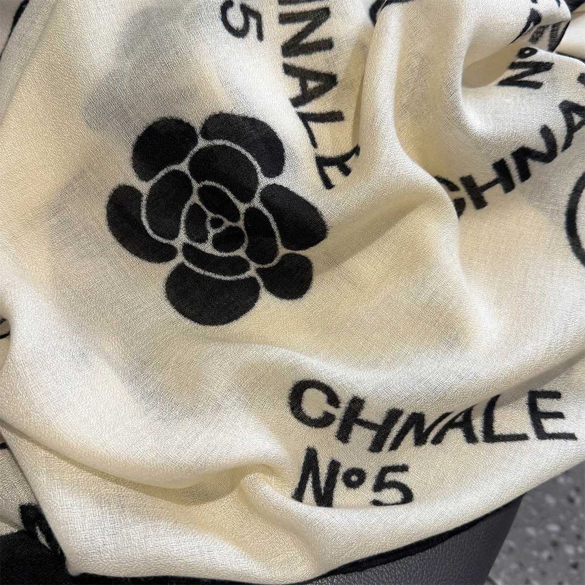 Luxury 180x90cm Camellia Printed Scarf for Women Autumn and Winter Cotton and Linen Scarf Warm Sun Protection Neck Protection Shawl Y251208