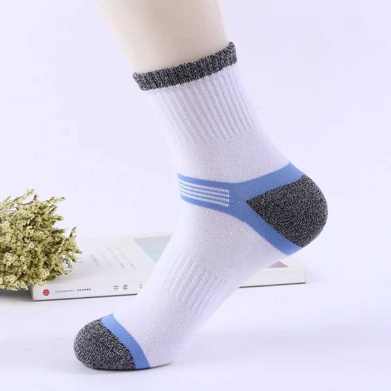 10Pairs/lot Brand Mens Sports Socks Cotton Breathable Running Basketball Socks Male Long Socks High Quality Comfortable NewT251209