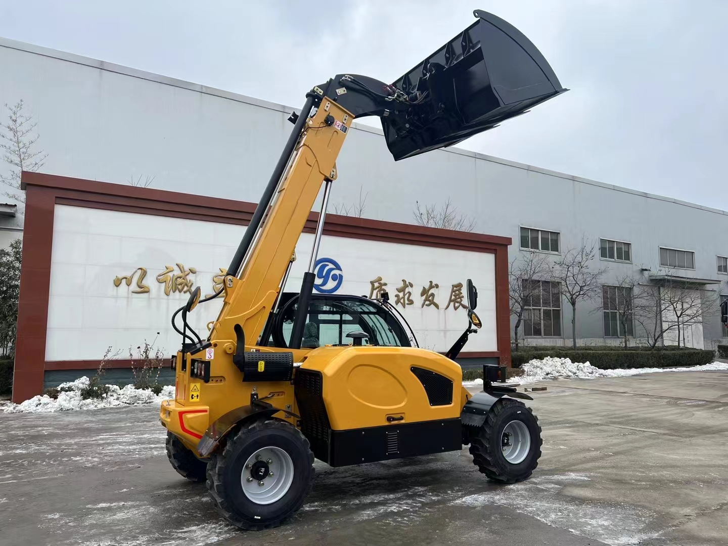 High-Performance YGTS735 Telehandler | Chinese 3-Ton Telescopic Forklift with 7m Reach for Rough Terrain