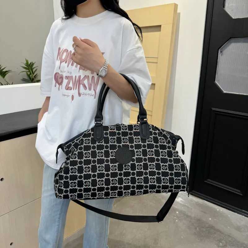 High quality letter large capacity wens fitness bag travel bag handbag designer luxury bag packing cubes bolsas de viaje Y251209