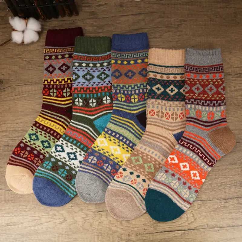 5 Pairs Winter Mens Socks Thicken Warm Sheeps Wool Socks Harajuku Retro Style Colorful Fashion Cotton Socks For Snow bootsT251209