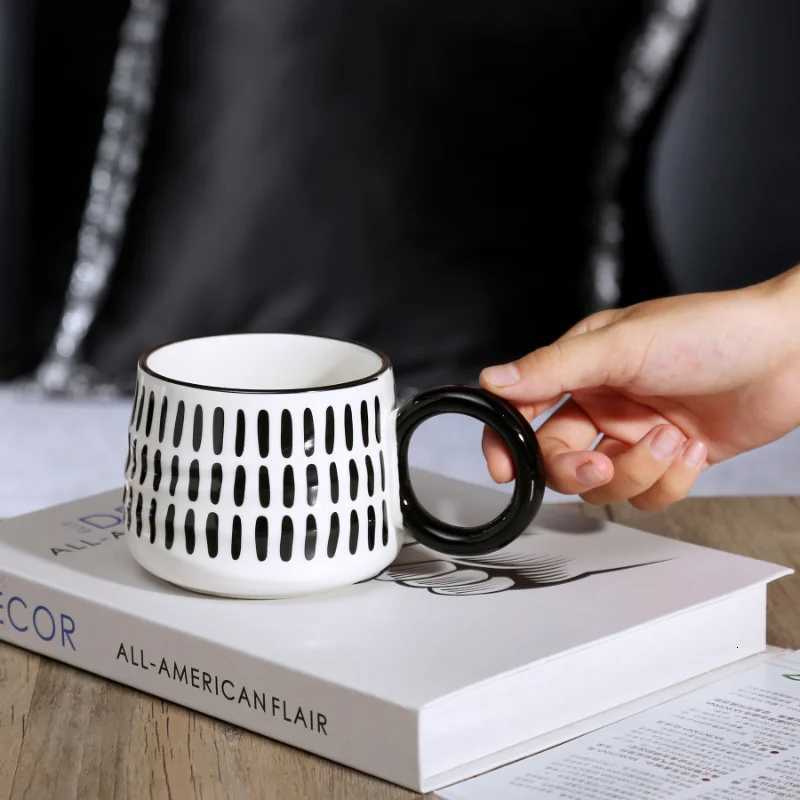 Creative Ceramic Coffee g Black White Couple g He Chessboard Latte Coffee Cup Simple Afternoon Tea Supplies New Gift H251209