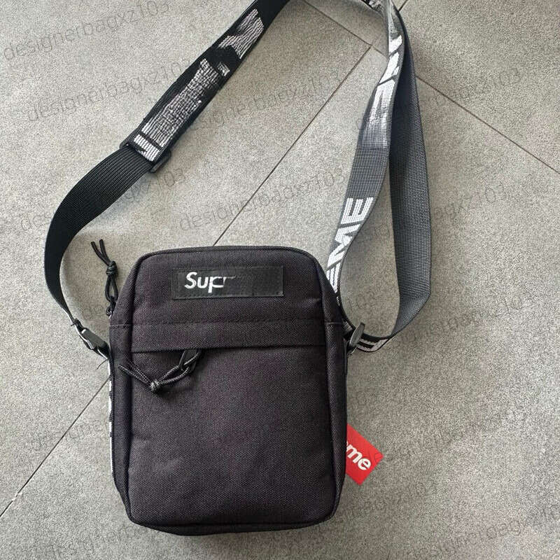 Supremely Wallet Designer Bag Supremely Backpack Luxury Bag Fashion Messenger Bag Japanese Sports Brand Pocket Joker Chest Bag Student Leisure Shoulder Bag
