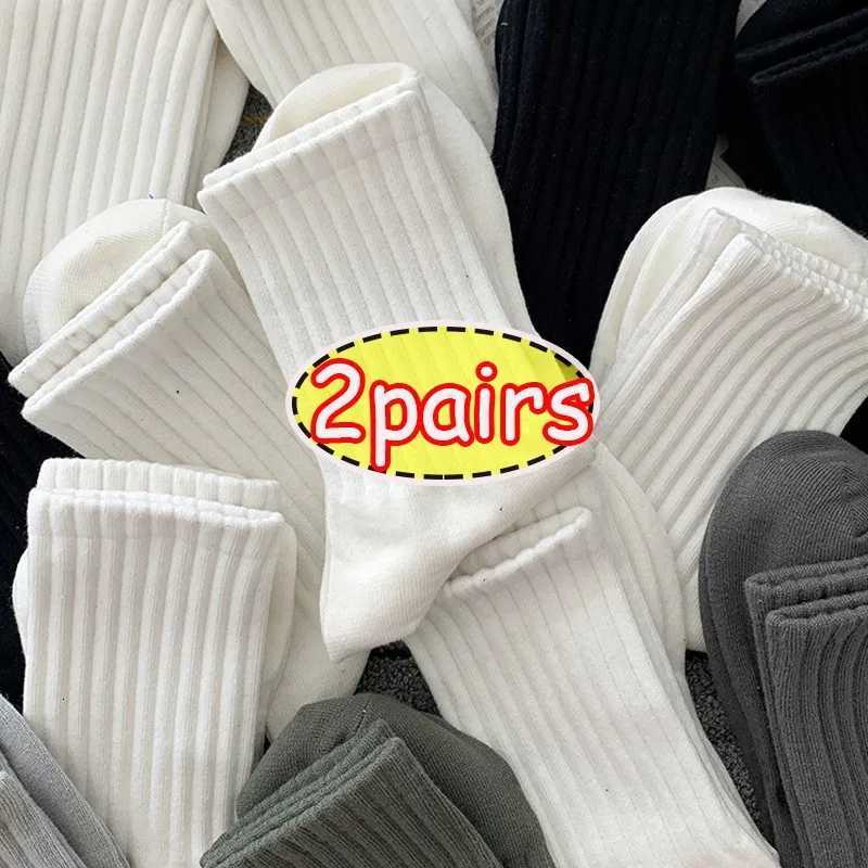 2 Pairs Men White Black Soft Warm Socks Autumn Winter Breathable Solid Color Male Sport Long Middle Tube Casual Socks for MenT251209