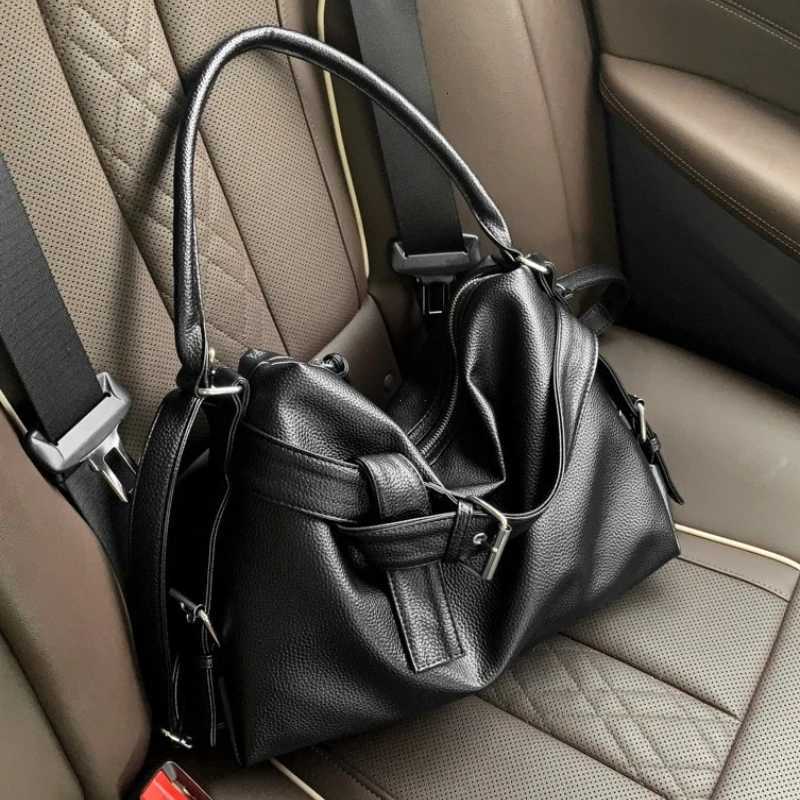 Large Capaci Casual Cmuter Black Tote Bag Faiable Motorcycle Bag Underarm Crossbody Bag for Young Men And Wen Handbags Y251209