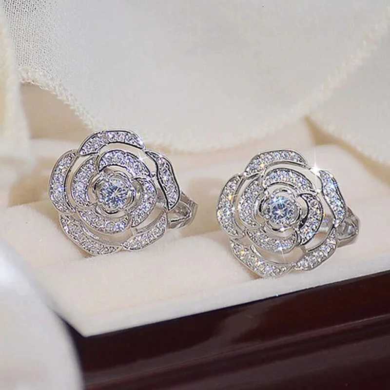Huitan Fancy Cubic Zirconia Stud Earrings Women Delicate Design Fashion Versatile Ear Jewelry Luxury Wedding Party Accessories K251209 H260129
