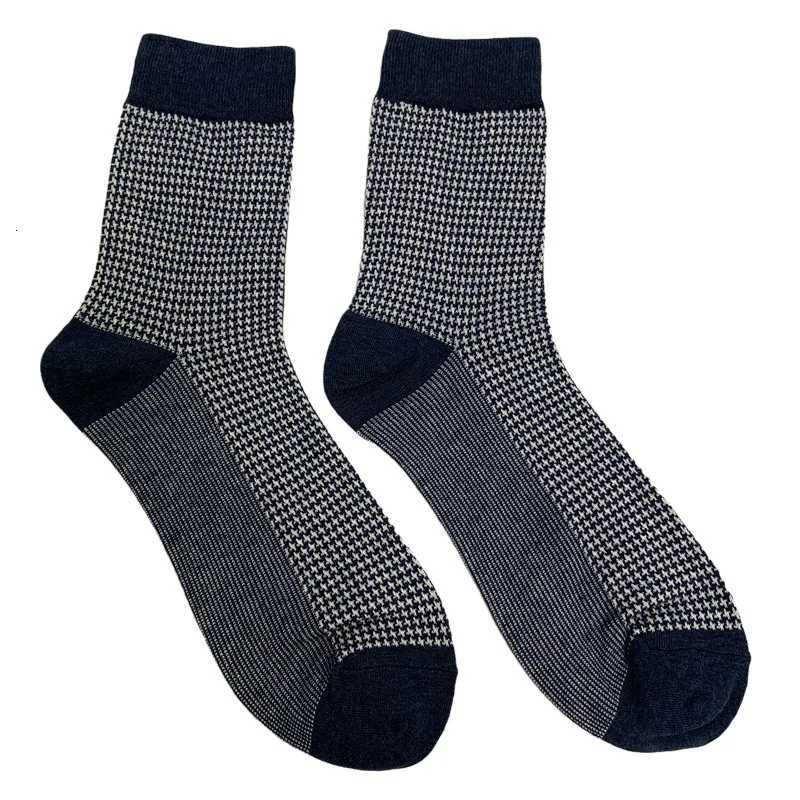 Gentleman Mens Socks Solid Color Combed Cotton Plaid Business Style Sport Mid Tube Boys Skateboard Novelty Breathable GiftsT251209