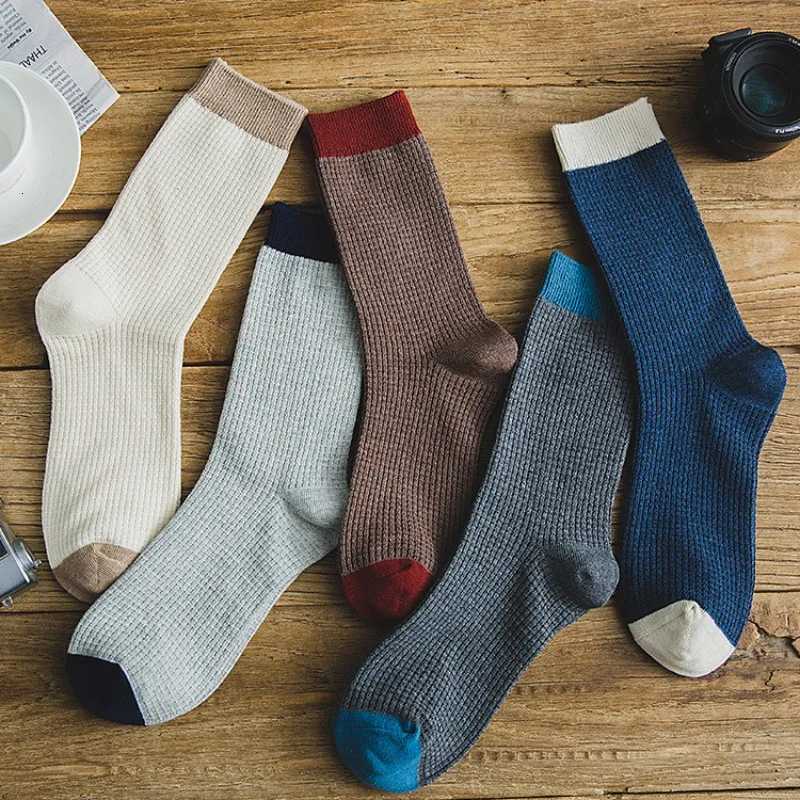 Mens Socks High Quality Knitted Cotton Breathable Elastic Long Socks Men Male Color Matching Blue White Gray Middle-tube SocksT251209