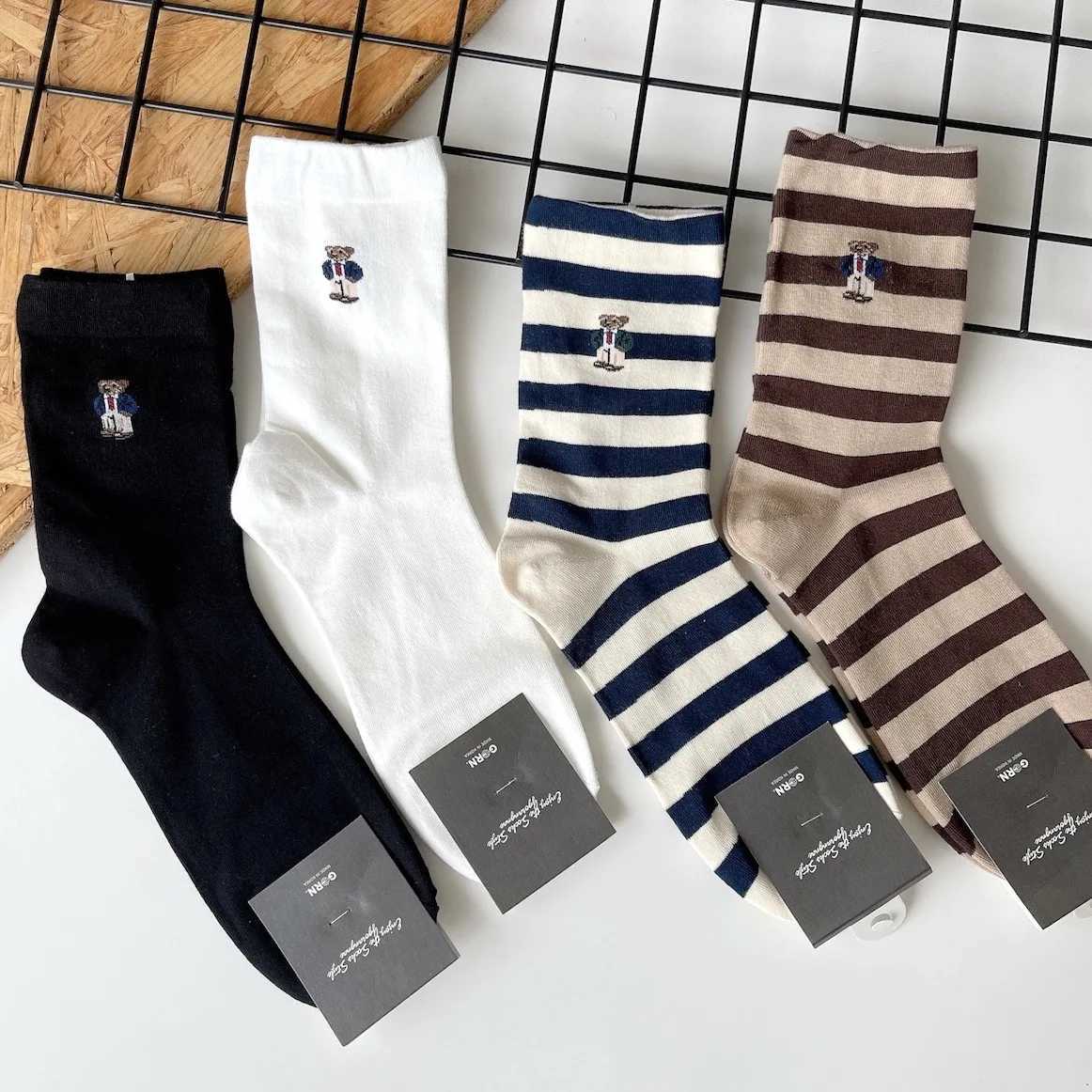 Casual Cute Bear Mens Socks Cotton Cartoon Harajuku Skateboard Socks Novelty Breathable Soft Happy Sox Gift for Men Couple SoxT251209