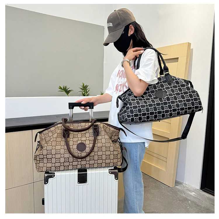 High quality letter large capacity wens fitness bag travel bag handbag designer luxury bag packing cubes bolsas de viaje Y251209