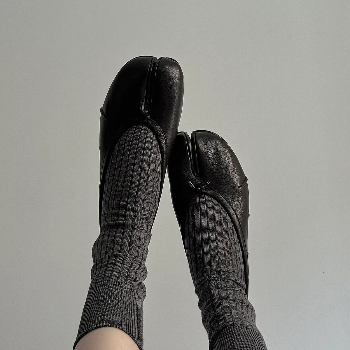 Split Toe Women Ballet Flats Fashion Shoes Casual Slip-on Loafers Ladies Pleated Leather Espadrilles ddmypanda