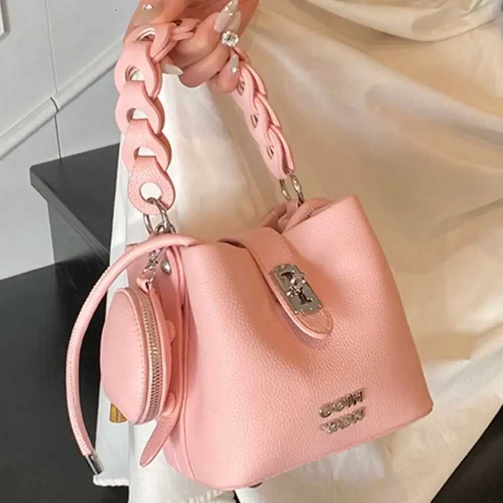Temperament Lock Bucket Bag for Wen 2025 New Summer Single Shoder Crossbody Bag Popar Handbag Soft Pu Daily Cmuting Bag Y251209