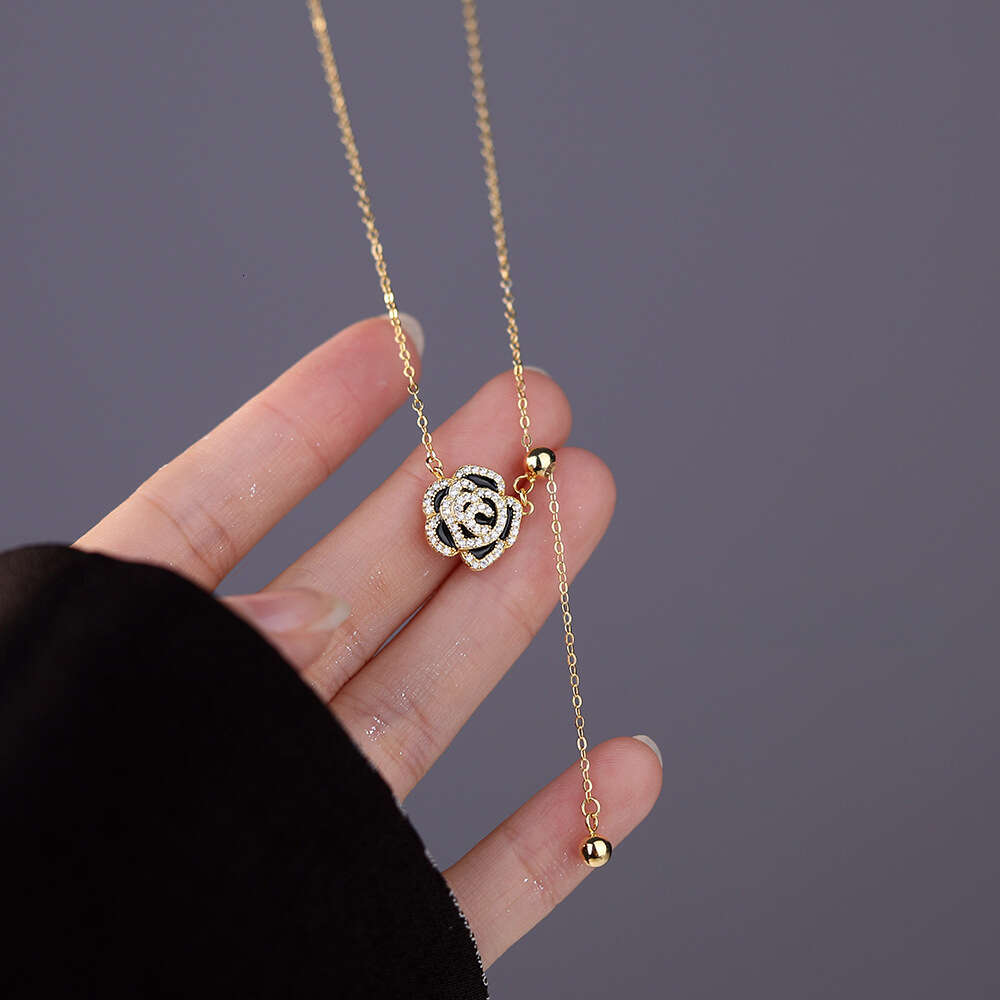 S925 Sterling Silver Camellia Elegant Collarbone Chain for Women French Retro Niche Design Light Luxury Tassel Necklace Wholesale