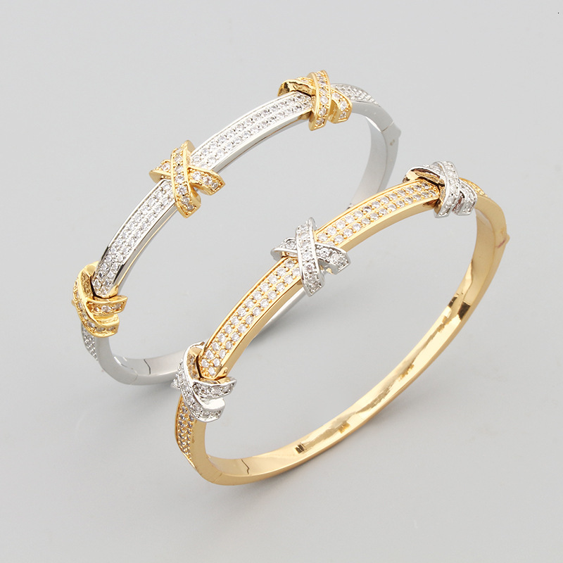 Style Elegant Light Luxury Letter X Copper Electroplated Two-tone Women's Bracelet with Spring Clasp