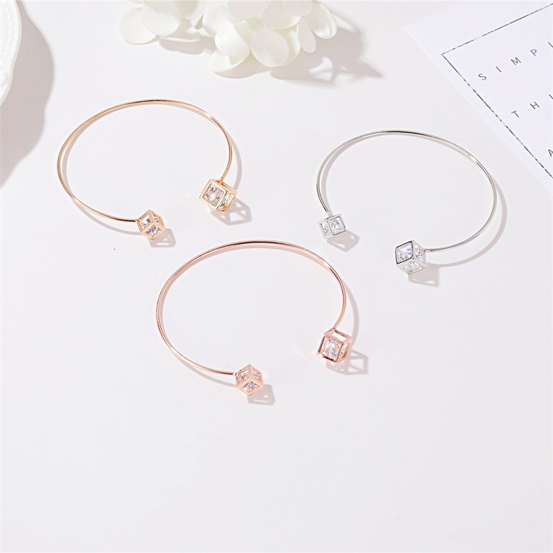 New Hand Jewelry Simple Hollow Triangle Luxury designer Elegant Designer free shipping And Beautiful luxury Zircon Free Shipping Women's Open Bra