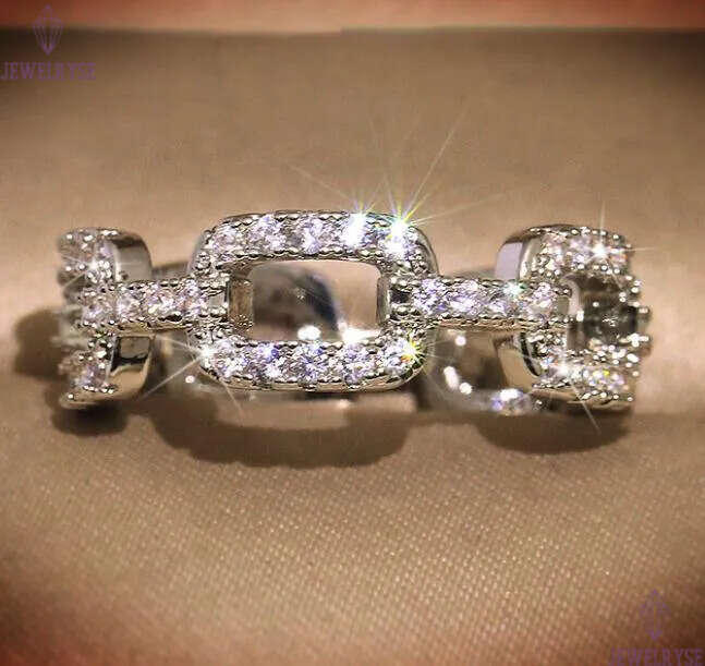 Hot Fashion Luxury Designer Band Rings for Women Silver Shine Crystal Ring Party Wedding Jewelry with CZ Bling Diamond Stone