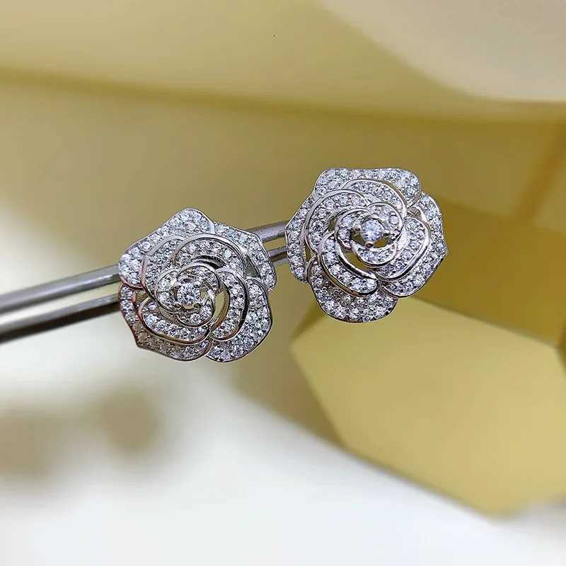New Luxury 925 Sterling Silver Flower Shape High Carbon Diamond Stud Earrings for Women Wedding Fine Jewelry K251209 H260129
