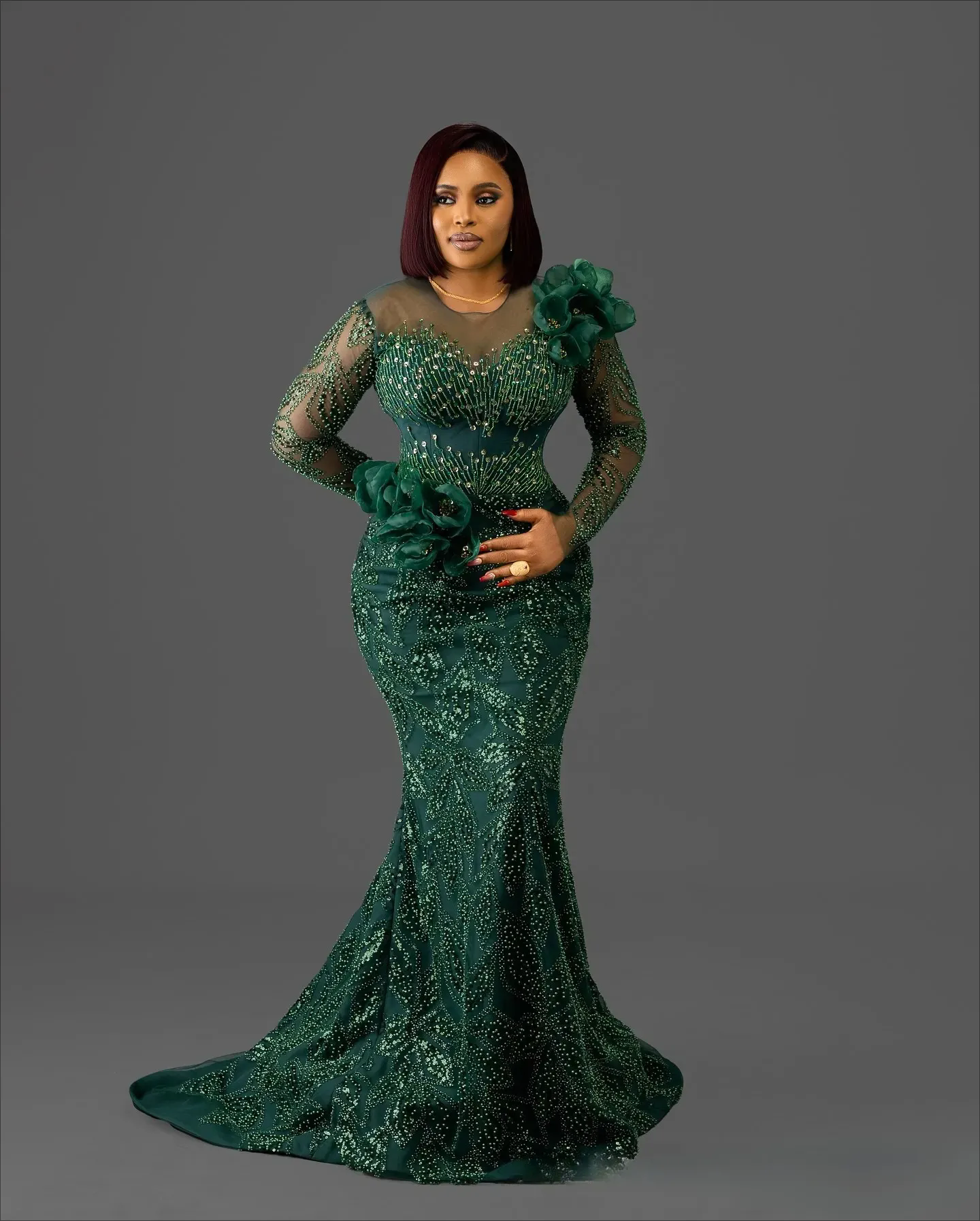 Classic Green Prom Dress Mermaid Promdress Evening Gowns Illusion Long Sleeves Sheer Neck Beaded Lace Pearls Hand Made Flowers Second Reception Gown